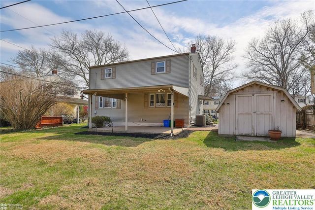 2246 Barrington Road, Bethlehem City, PA 18018