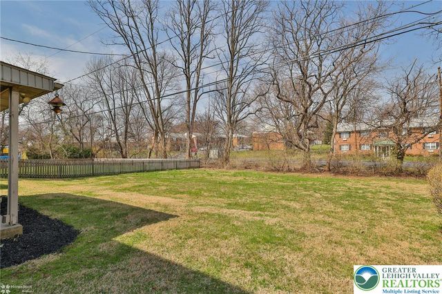 2246 Barrington Road, Bethlehem City, PA 18018