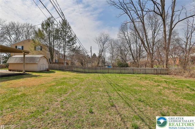 2246 Barrington Road, Bethlehem City, PA 18018