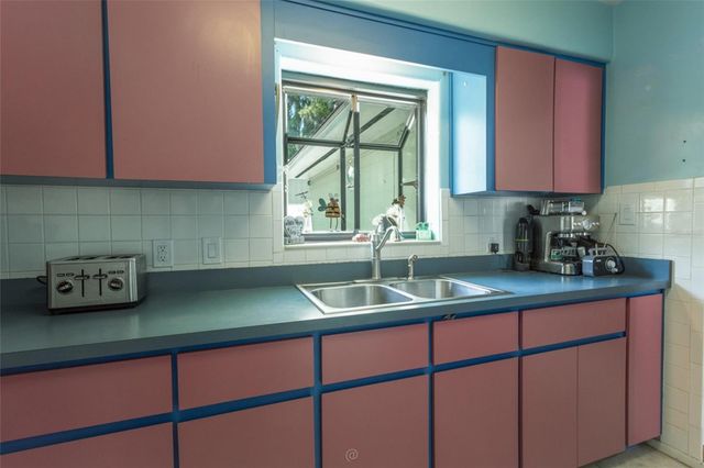 506 S ELSASSER STREET, Deland, FL 32720