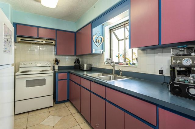 506 S ELSASSER STREET, Deland, FL 32720