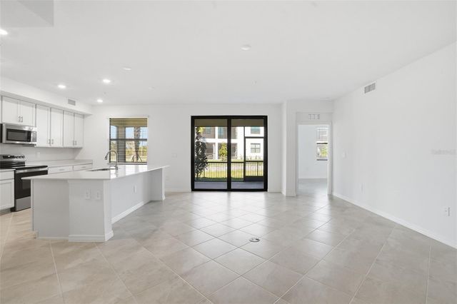 5628 SUMMIT POINTE CIRCLE 101, Bradenton, FL 34210