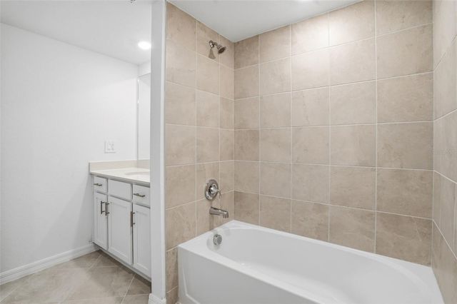 5628 SUMMIT POINTE CIRCLE 101, Bradenton, FL 34210