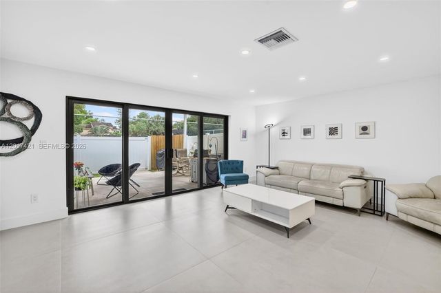 3848 Atlanta St, Hollywood, FL 33021