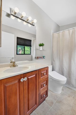 3848 Atlanta St, Hollywood, FL 33021