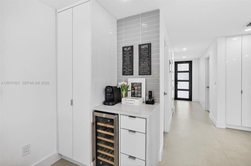 Image 17 of property listing at 3848 Atlanta St, Hollywood, FL 33021