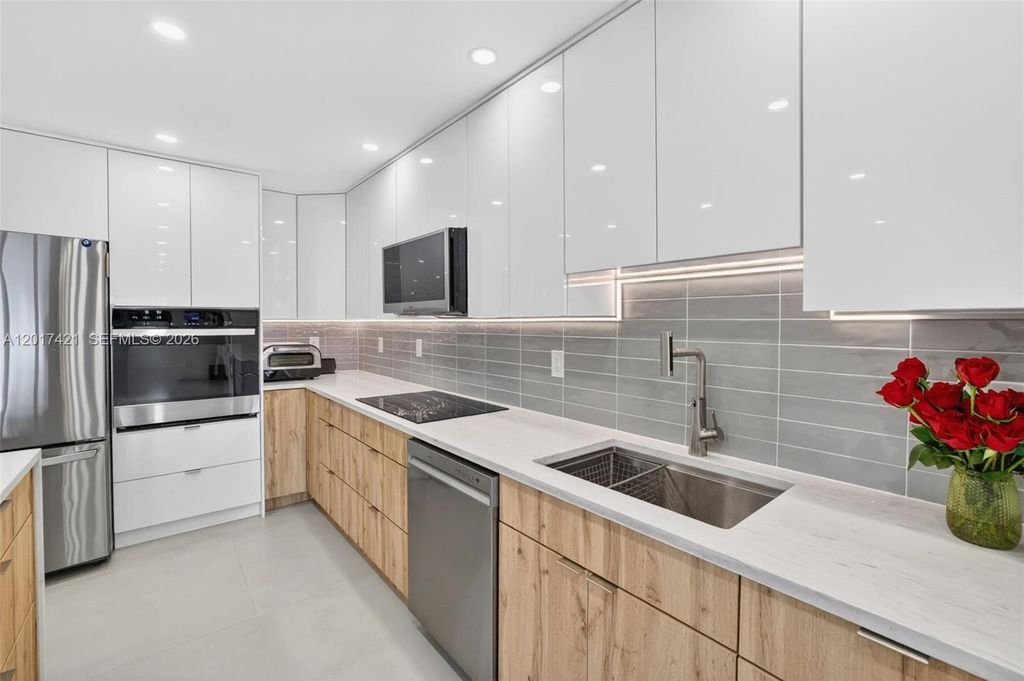 Image 21 of property listing at 3848 Atlanta St, Hollywood, FL 33021