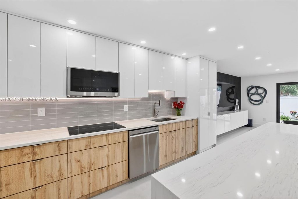 Image 23 of property listing at 3848 Atlanta St, Hollywood, FL 33021