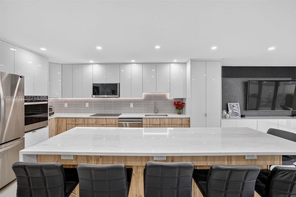 Image 25 of property listing at 3848 Atlanta St, Hollywood, FL 33021