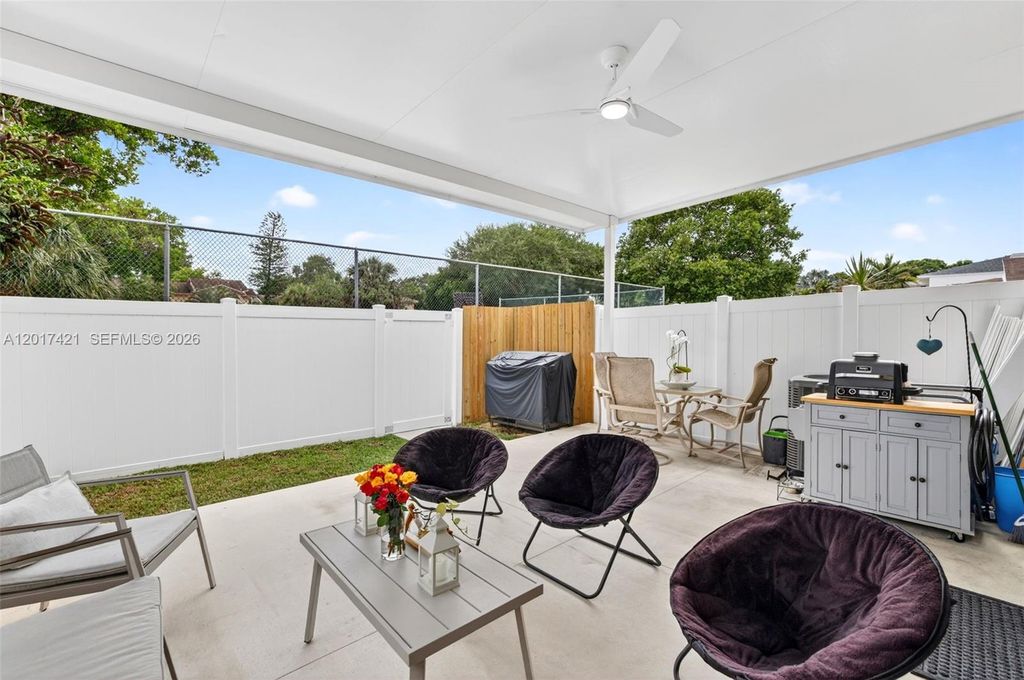 Image 55 of property listing at 3848 Atlanta St, Hollywood, FL 33021