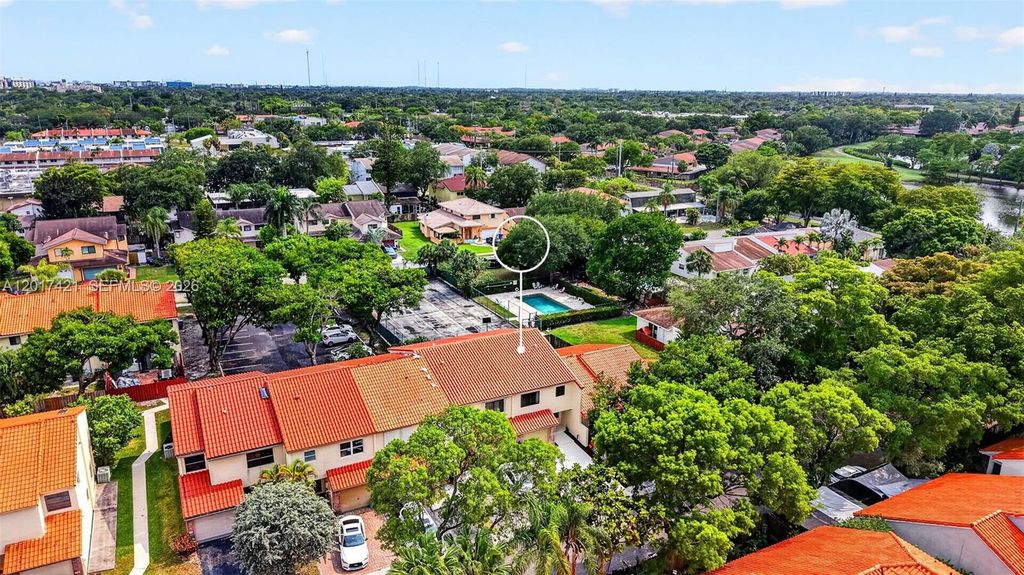 Image 65 of property listing at 3848 Atlanta St, Hollywood, FL 33021