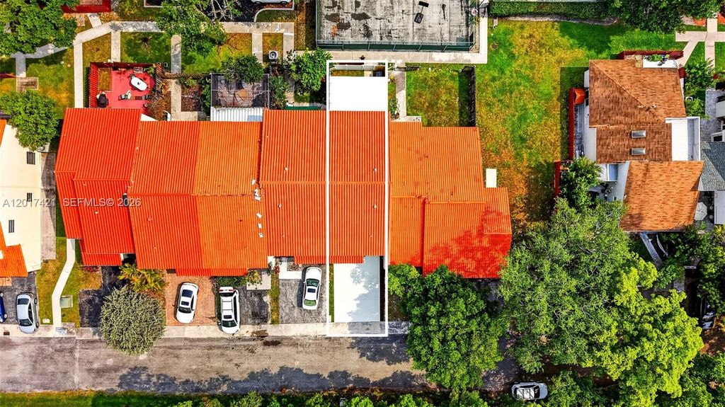 Image 76 of property listing at 3848 Atlanta St, Hollywood, FL 33021