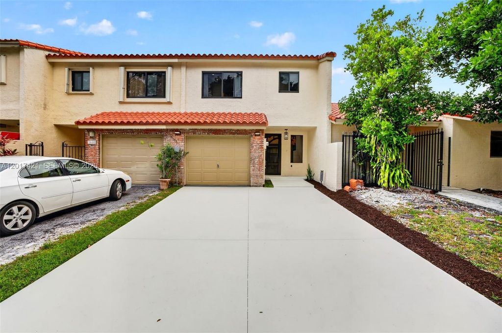 Image 77 of property listing at 3848 Atlanta St, Hollywood, FL 33021