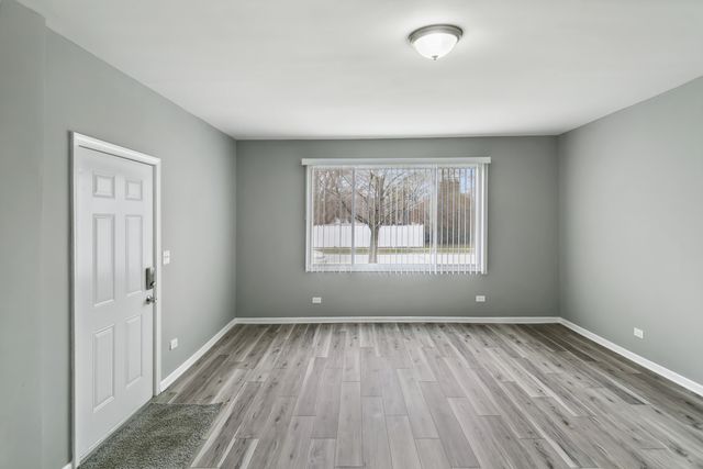 9305 S Homan Avenue 1, Evergreen Park, IL 60805