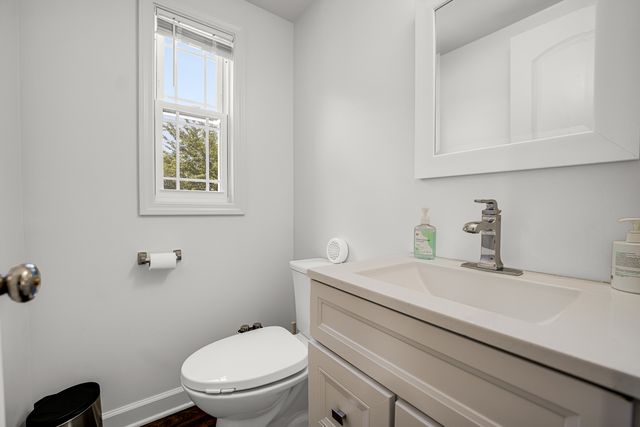 907 E Central Road, Mount Prospect, IL 60056