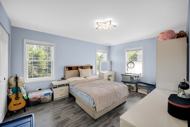 907 E Central Road, Mount Prospect, IL 60056