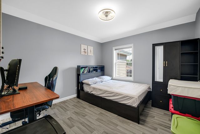 907 E Central Road, Mount Prospect, IL 60056