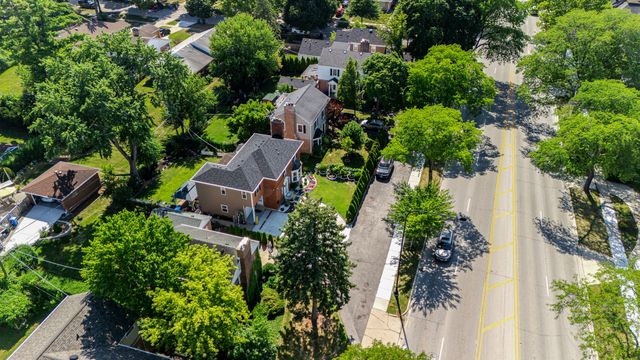 907 E Central Road, Mount Prospect, IL 60056