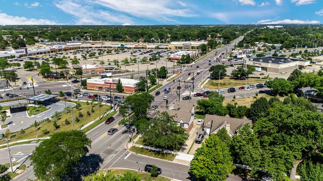 907 E Central Road, Mount Prospect, IL 60056