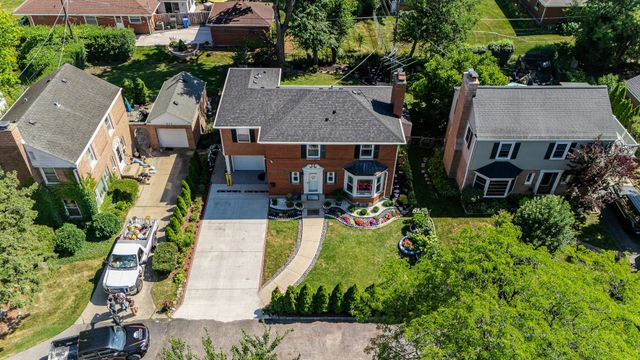 907 E Central Road, Mount Prospect, IL 60056