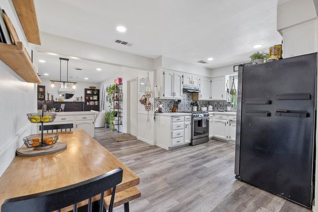 3746 W Cambridge Avenue, Visalia, CA 93277