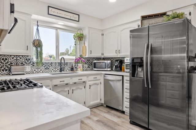3746 W Cambridge Avenue, Visalia, CA 93277