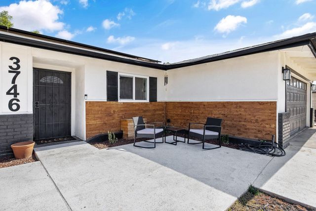 3746 W Cambridge Avenue, Visalia, CA 93277