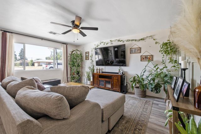 3746 W Cambridge Avenue, Visalia, CA 93277