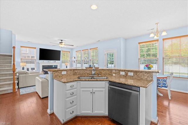 941 Painted Lady PL, Chesapeake, VA 23323