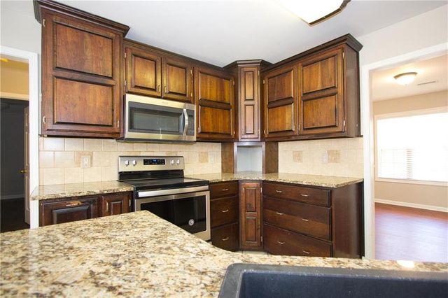 585 Chapel Walk Lane, Lawrenceville, GA 30045