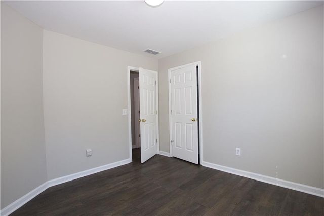 585 Chapel Walk Lane, Lawrenceville, GA 30045