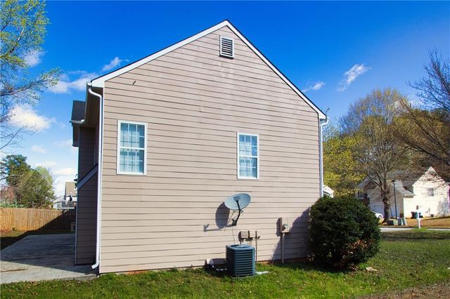 585 Chapel Walk Lane, Lawrenceville, GA 30045