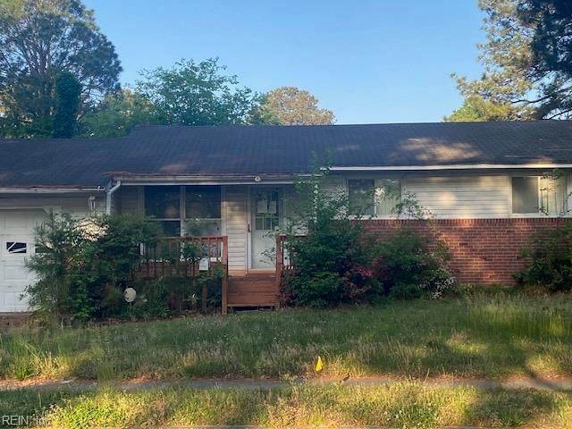 2733 Danwood DR, Norfolk, VA 23513