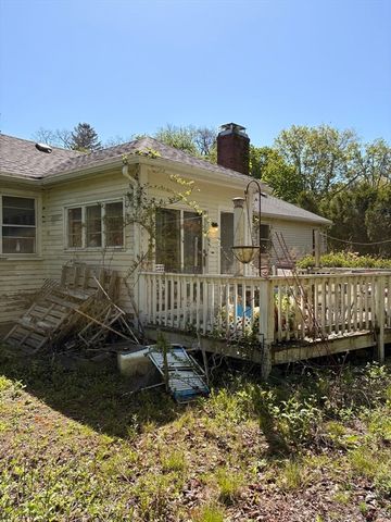 1 Prides Park Ave, Beverly, MA 01915