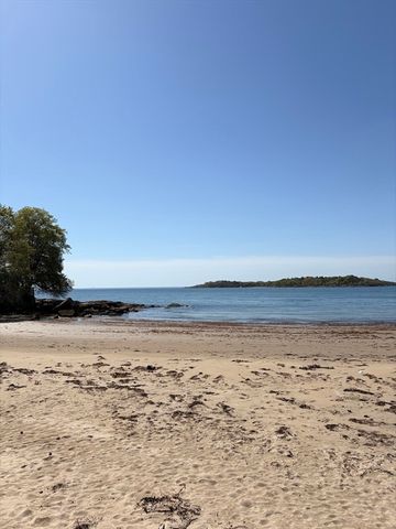 1 Prides Park Ave, Beverly, MA 01915