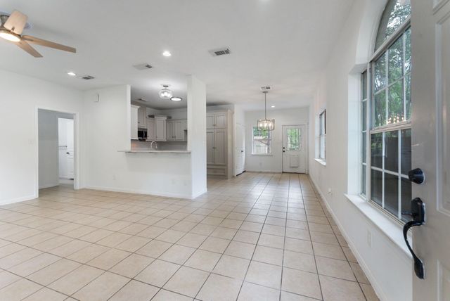 92 Tupelo Lane, Conroe, TX 77304