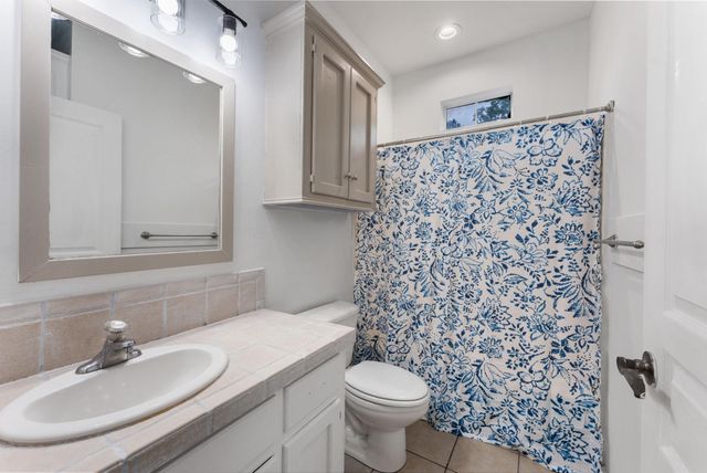 92 Tupelo Lane, Conroe, TX 77304