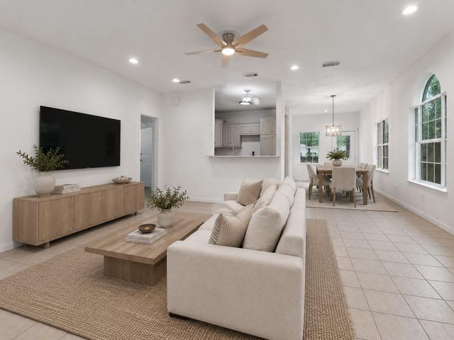 92 Tupelo Lane, Conroe, TX 77304
