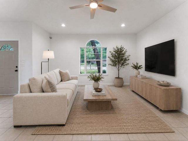 92 Tupelo Lane, Conroe, TX 77304