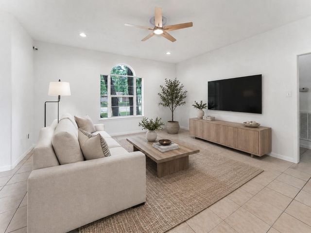 92 Tupelo Lane, Conroe, TX 77304