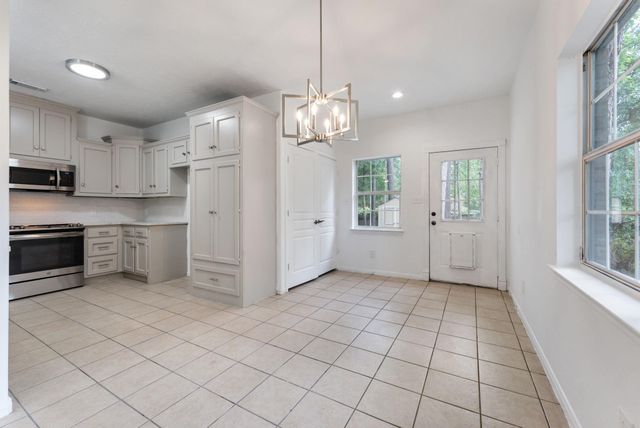 92 Tupelo Lane, Conroe, TX 77304