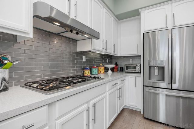 1080 PRIMROSE LANE, Encinitas, CA 92024