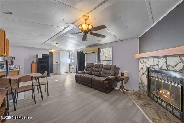 114 DURDEN Road, Interlachen, FL 32148