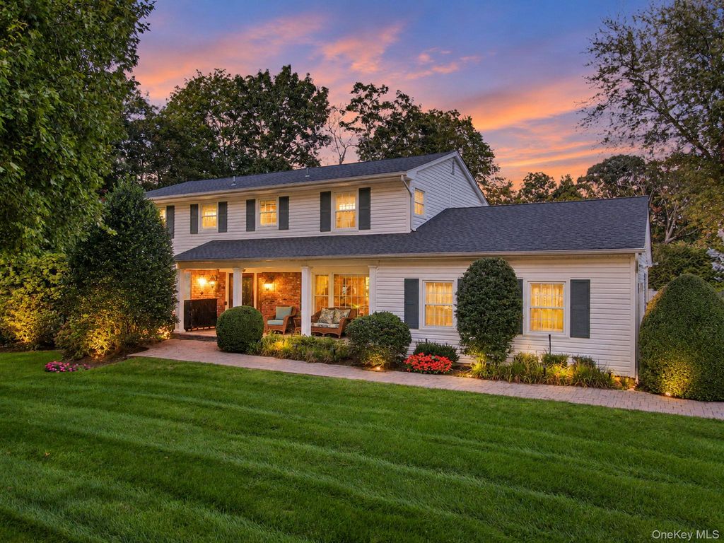 30 Damin Circle, Saint James, NY 11780 — photo 2