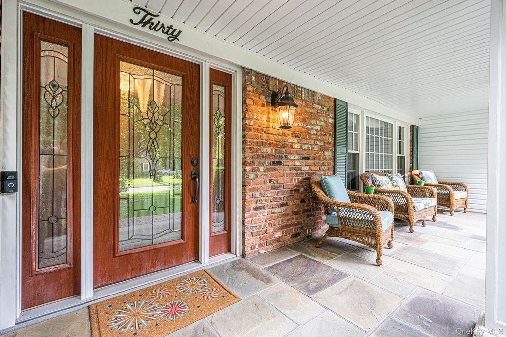 30 Damin Circle, Saint James, NY 11780 — photo 4