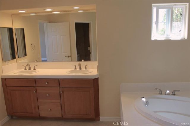309 Cutter Way, Costa Mesa, CA 92627