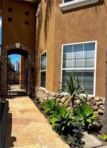 309 Cutter Way, Costa Mesa, CA 92627