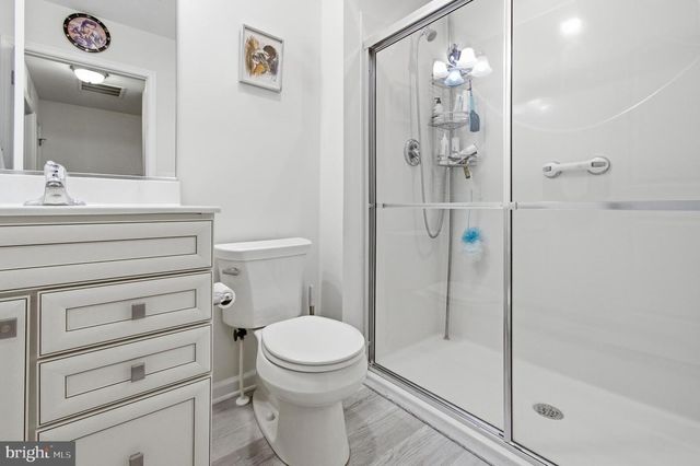 28 GAINSBORO DR, West Berlin, NJ 08091