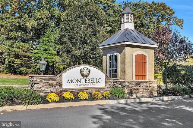 28 GAINSBORO DR, West Berlin, NJ 08091