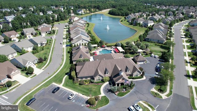 28 GAINSBORO DR, West Berlin, NJ 08091